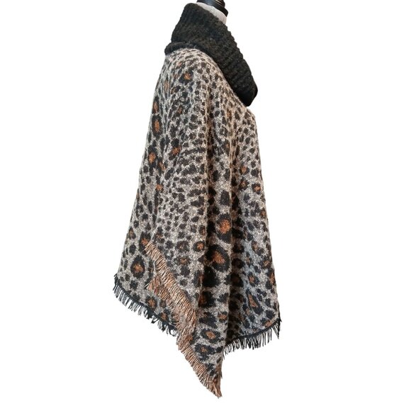 Leopard Print Sweater Poncho Ribbed Cowl Neck Fringe Edges Womens Small/Medium - Picture 2 of 6